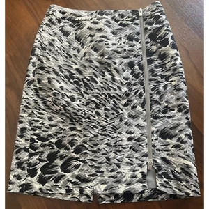 Talbots Black Gray Animal Print Pencil Skirt Lined with Zipper Detail Size 2 - Picture 1 of 6