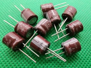 100pcs NIPPON 4V 680UF Radial Electrolytic Capacitor 8x8（B32) - Picture 1 of 1