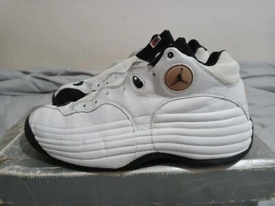 Nike Jordan Team 1997 talla 13 1 blanco/negro/rojo universitario 136003-101 completo con caja original Foto 1 de 4