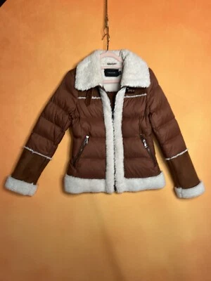 Tahari imitación piel de oveja gamuza marrón blanco acolchado ~ talla pequeña XS marrón Academia Foto 1 de 4