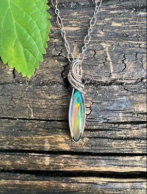 Colgante envolvente de alambre barrido bobina de ópalo Aurora ~ Hecho a mano en EE. UU. Foto 1 de 2