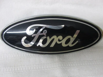 Ford Super Duty F-250 F-350 2005 a 2007 emblema de parrilla 9 pulgadas negro Foto 1 de 3