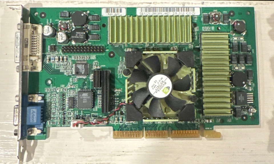 Dell Nvidia Quadro2 Pro 64MB /VGA AGP 4x Video  Graphics Card 096VHW - Image 1 of 2