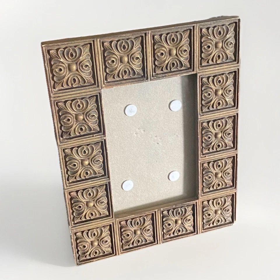 Marco de fotos Pier 1 tallado madera azulejo bloque marrón boho indio relieve 4x6 Foto 1 de 4