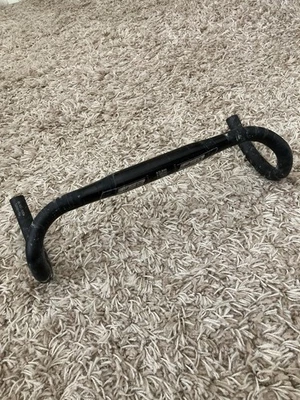 Компактный дорожный руль FSA Omega, 42 см. - Изображение 1 из 4