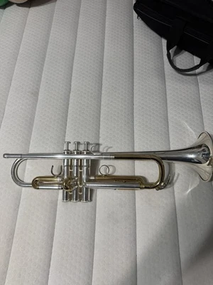 Yamaha YTR-5330MRC Mariachi Bb Trumpet with Case - Image 1 of 4