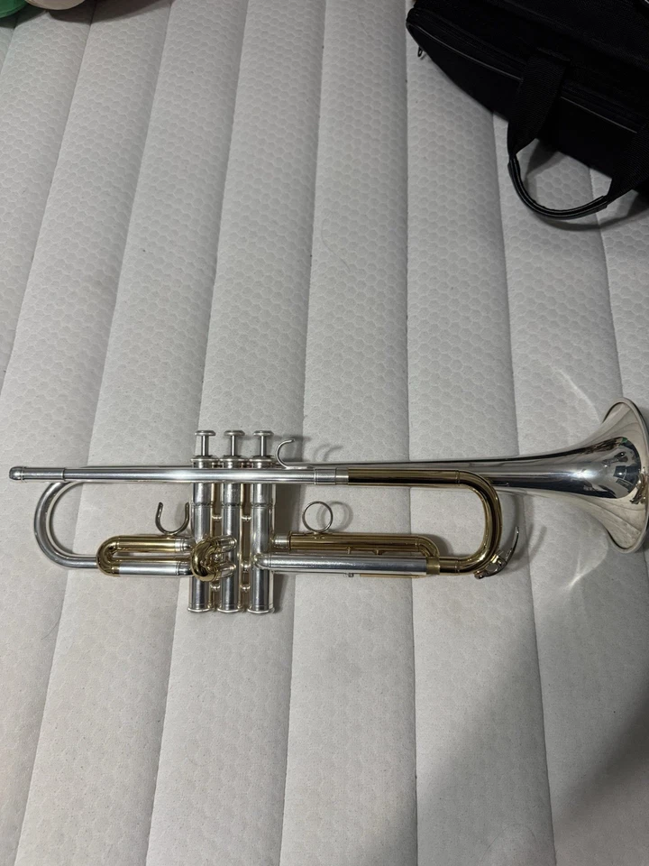 Yamaha YTR-5330MRC Mariachi Bb Trumpet with Case - Image 1 of 4