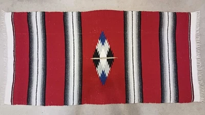 Poncho mexicano vintage manta Serape rojo blanco negro azul talla única con flecos Foto 1 de 4