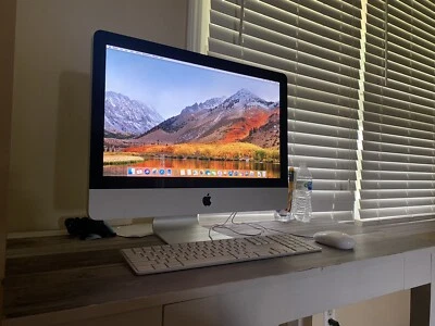 Computadora de escritorio Apple iMac (500 GB HDD, Intel Core i5-2400S, 2,7 GHz, 16 GB) - plateada -... Foto 1 de 4