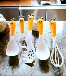 5-Piece Cute Carrot-Shaped Kitchen Utensil Set Non-Stick - Picture 1 of 8