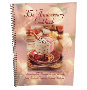 35th Anniversary CookBook Family & Consumer Science Teachers 1998 - Foto 1 di 12