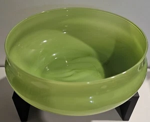Beautiful Hand Blown Art Glass Bowl Bright Green Large Vintage EUC - Picture 1 of 10