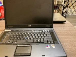 HP Compaq NC8230 Intel Pentium M @ 1.86GHz 1GB RAM No HDD No OS - Picture 1 of 14