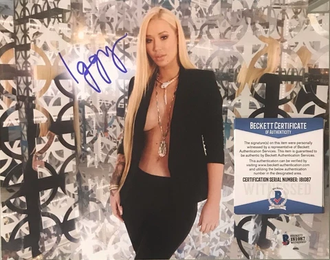 Iggy Azalea Signed 8x10 Photo AUTO Autograph Beckett BAS WITNESSED COA Cover