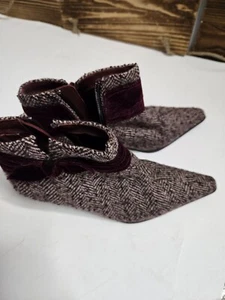 Predictions Maroon Tweed Velvet Bow Pointed Toe Ankle Boot, Size 5 - Picture 1 of 18