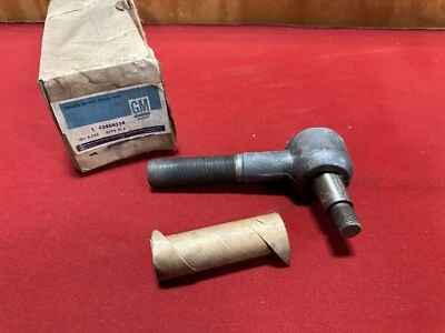 NOS 1963-1972 CHEVROLET TRUCK 7,000 LB FRONT AXLE RH TIE ROD END GM 3864354 - Image 1 of 4