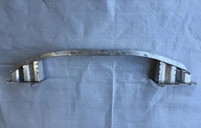 Barra de impacto de refuerzo para parachoques delantero Chrysler Pacifica 2017-2019-2025 OEM Foto 1 de 4