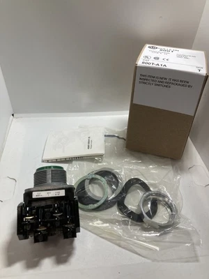 ALLEN BRADLEY 800T-A1A PUSH BUTTON GREEN FLUSH HEAD MOMENTARY 1NO/1NC SER T NIB - Image 1 of 4
