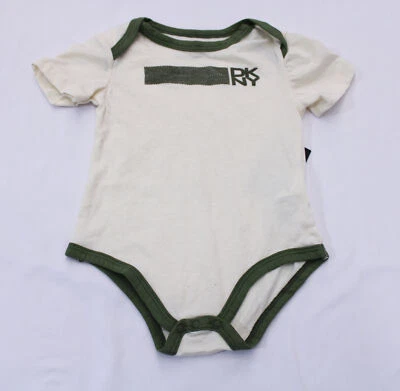 Body de manga corta DKNY de una pieza para niño DM9 blanco talla 18 meses  Foto 1 de 3