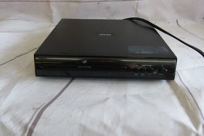 Reproductor de DVD/CD GPX D200B (sin control remoto) Foto 1 de 4