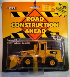 1995 ERTL Caterpillar Cat 950F Wheel Loader Road Construction Ahead - Picture 1 of 2