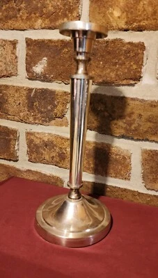 Candelabro cónico Northend de restauración de hardware alto  Foto 1 de 2