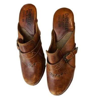 Danelle Mujer 8m Marrón Cuero Plataforma Western Tachonado Mula Cuña Boho Retro Foto 1 de 4