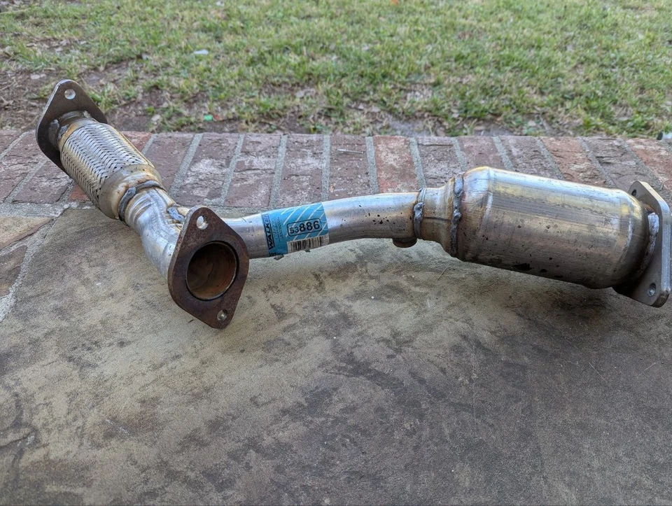 Convertidor catalítico derecho Walker 53886 para Chevy Malibu 2007-2008 - AU Foto 1 de 3