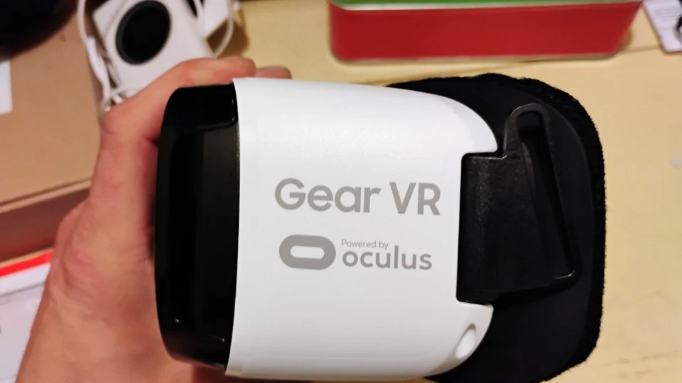 Samsung Gear VR Powered by Oculus - New Out of Box Looks Fantastic For Galaxy - Image 1 of 4