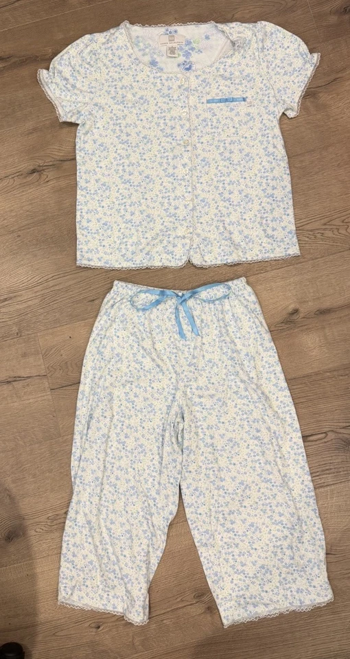 Karen Neuburger Blue Floral Pajama Set Women’s Small Button Top & Capri Pants - Image 1 of 4