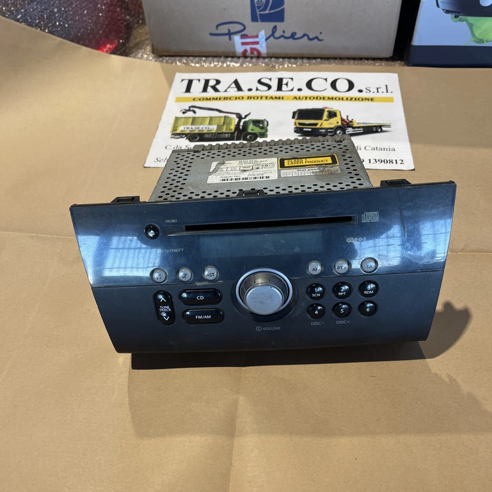 Stereo Autoradio Lettore CD Di Serie 2 DIN SUZUKI SWIFT 4° Serie 2004 2010 Usato - Immagine 1 di 4