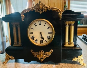 Antique WM L Gilbert 2 Pillar Mantle Clock For Parts Or Repair / Restoration - Picture 1 of 9