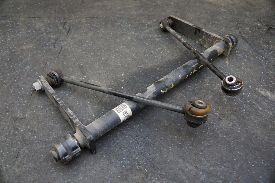 Передний стабилизатор поперечной устойчивости 4786590AB от оригинального производителя Plymouth Prowler 1997 1999-02 - Изображение 1 из 4