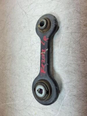 2015 2016 2017 2018 2019 2020 2021 2022 2023 2024 Ford Mustang amarre trasero eslabón Foto 1 de 4