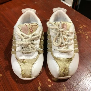 K-Swiss White Leather w/ gold stripes Infant Shoes Size 4 - gently used - Picture 1 of 5