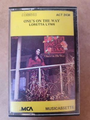 LORETTA LYNN - ONE'S ON THE WAY -cassette - Image 1 of 2
