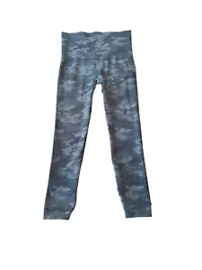 Leggings Spanx para mujer talla mediana gris camuflado recortado Capri prendas elásticas con forma - Imagen 1 de 7