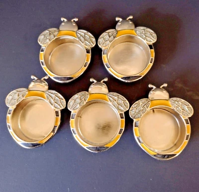 ¡Verano! Juego de 5 candelabros Bee's Knees luces de té de metal amarillo y plateado  Foto 1 de 4