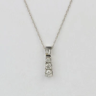 Bonito collar colgante de oro blanco de 14k, diamantes de 0,50 quilates para mujer de 18" Foto 1 de 3