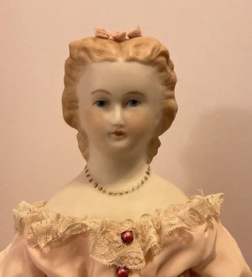 "ANTIGUA MUÑECA PARIAN REPRODUCCIÓN MUÑECA ARTISTA POR LYDIA PELO ELEGANTE Y COLLAR 16""" Foto 1 de 4