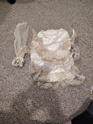 Wayne M Kleski Roupa de Renda Creme Frisada com Véu Coleção Katherine Nova - Imagem 1 de 4