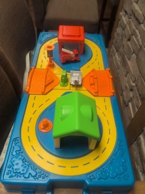 Juguete de colección Mattel primeras ruedas con estuche camión de remolque policía de bomberos años 70 años 80 raro Foto 1 de 4