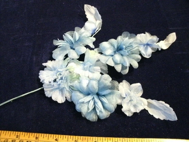 Flor de sombrerería vintage exuberante organdí spray azul KA5 Foto 1 de 1