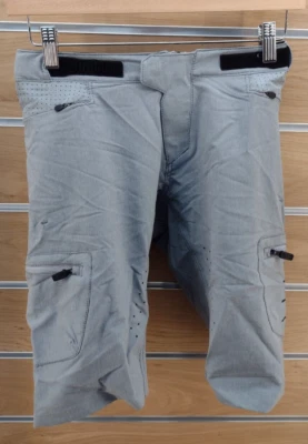 Pantalones Cortos Leatt Junior MTB AllMtn 2.0 V22 - Acero - Talla Junior Grande (Reg. $60) Foto 1 de 4