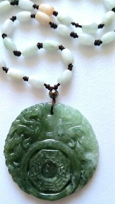 COLLAR JADEÍTA VINTAGE 100 % NATURAL SIN TRATAR MYANMAR VERDE HELADO Foto 1 de 4