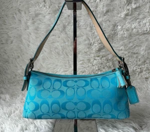 Bolso de Hombro Coach Hampton Demi Baguette Lona Azul Firma C Logo Usado - Imagen 1 de 9