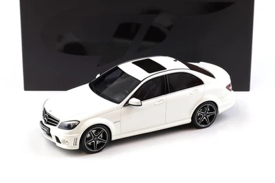 1:18 GT Spirit GT928 Mercedes C63 AMG W204 Limousine Bianco Diamante 2007 - Immagine 1 di 4
