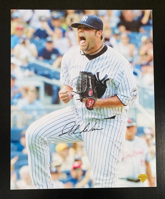 Foto firmada por Joba Chamberlain de 16x20 con certificado de autenticidad (2141) Foto 1 de 3