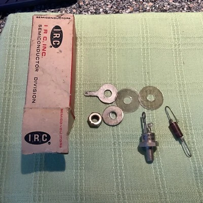 IRC 2N687 power transistor with 1N52 diode and hardware  - Изображение 1 из 4