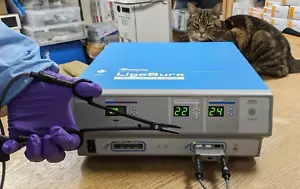 Adaptor for Bipolar Port-Valleylab Ligasure 8 Sealer(Use Any bipolar Instrument) - Picture 1 of 5